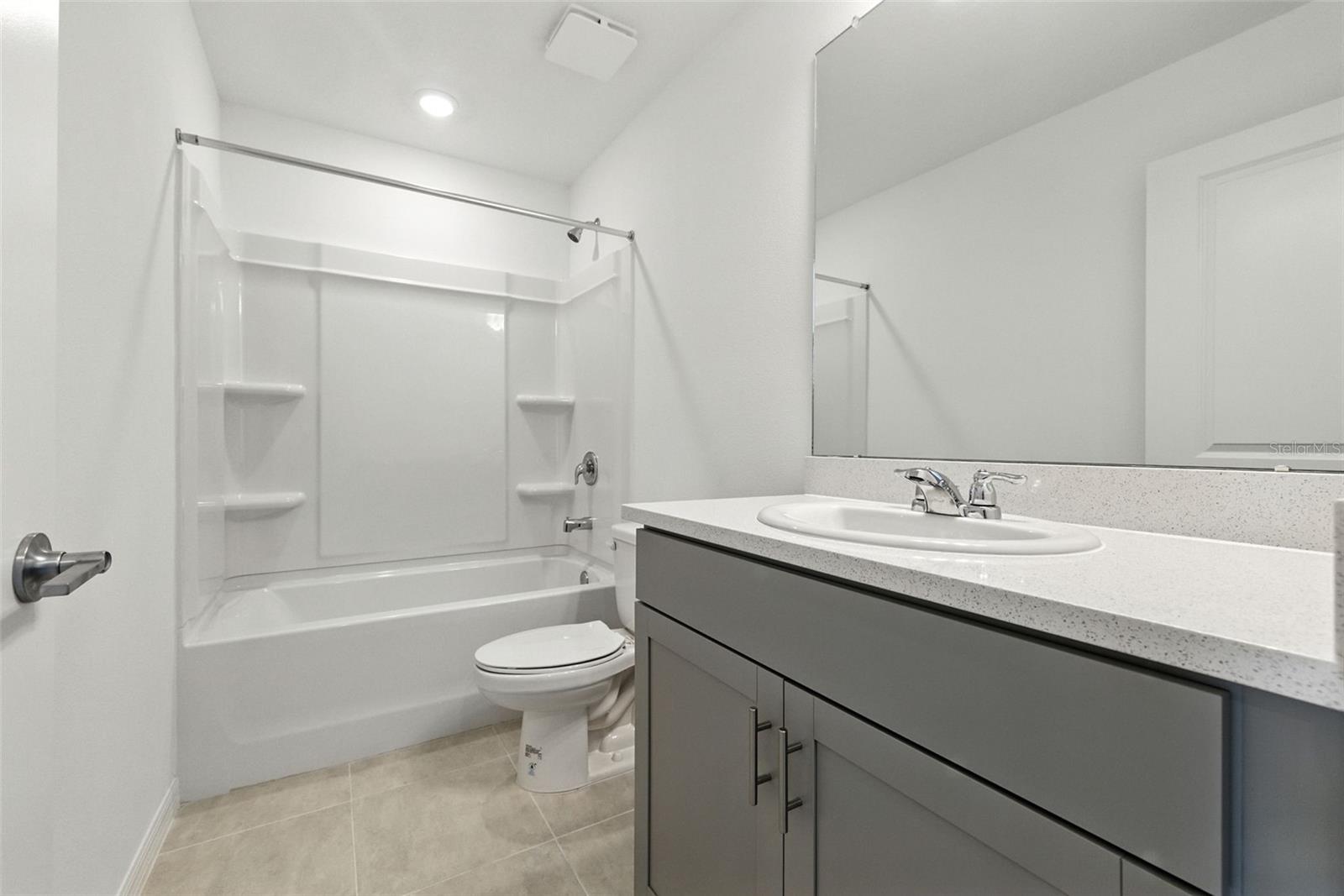 Listing photo id 18 for 2111 Hallier Cove