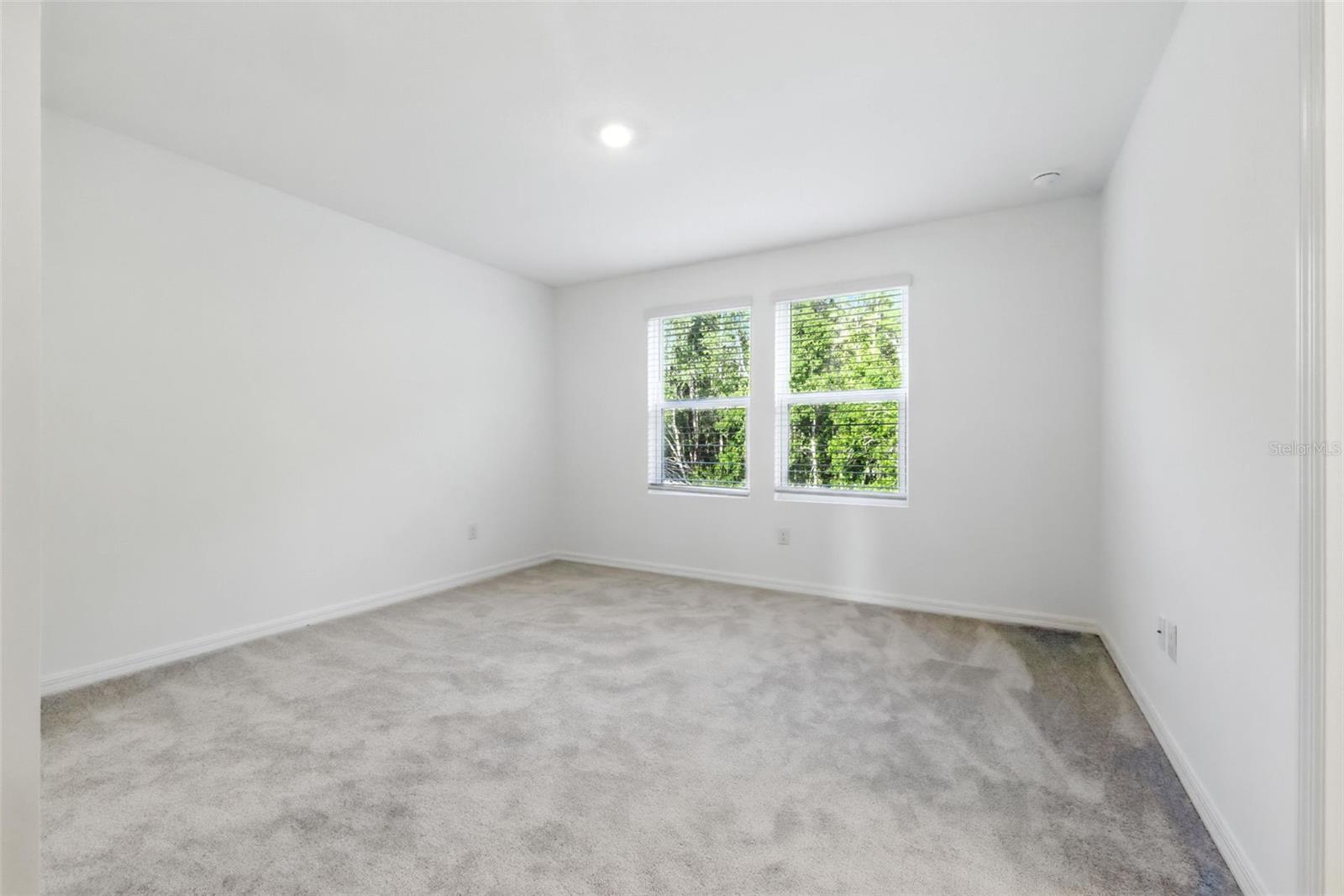 Listing photo id 19 for 2111 Hallier Cove