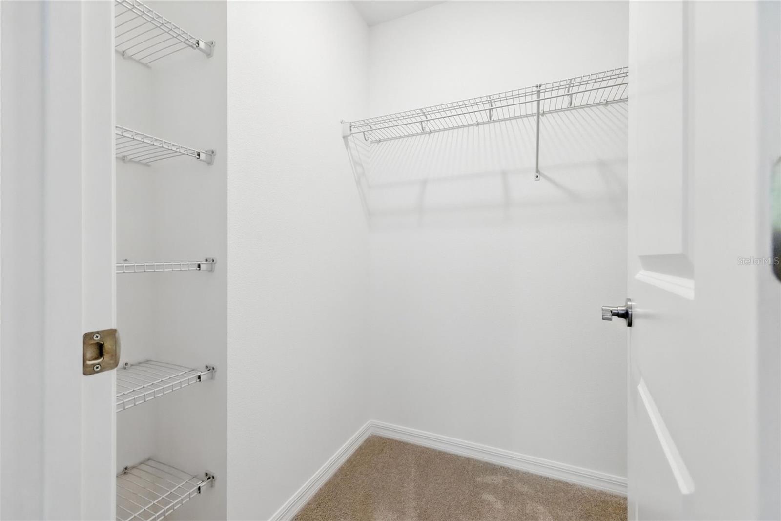 Listing photo id 21 for 2111 Hallier Cove