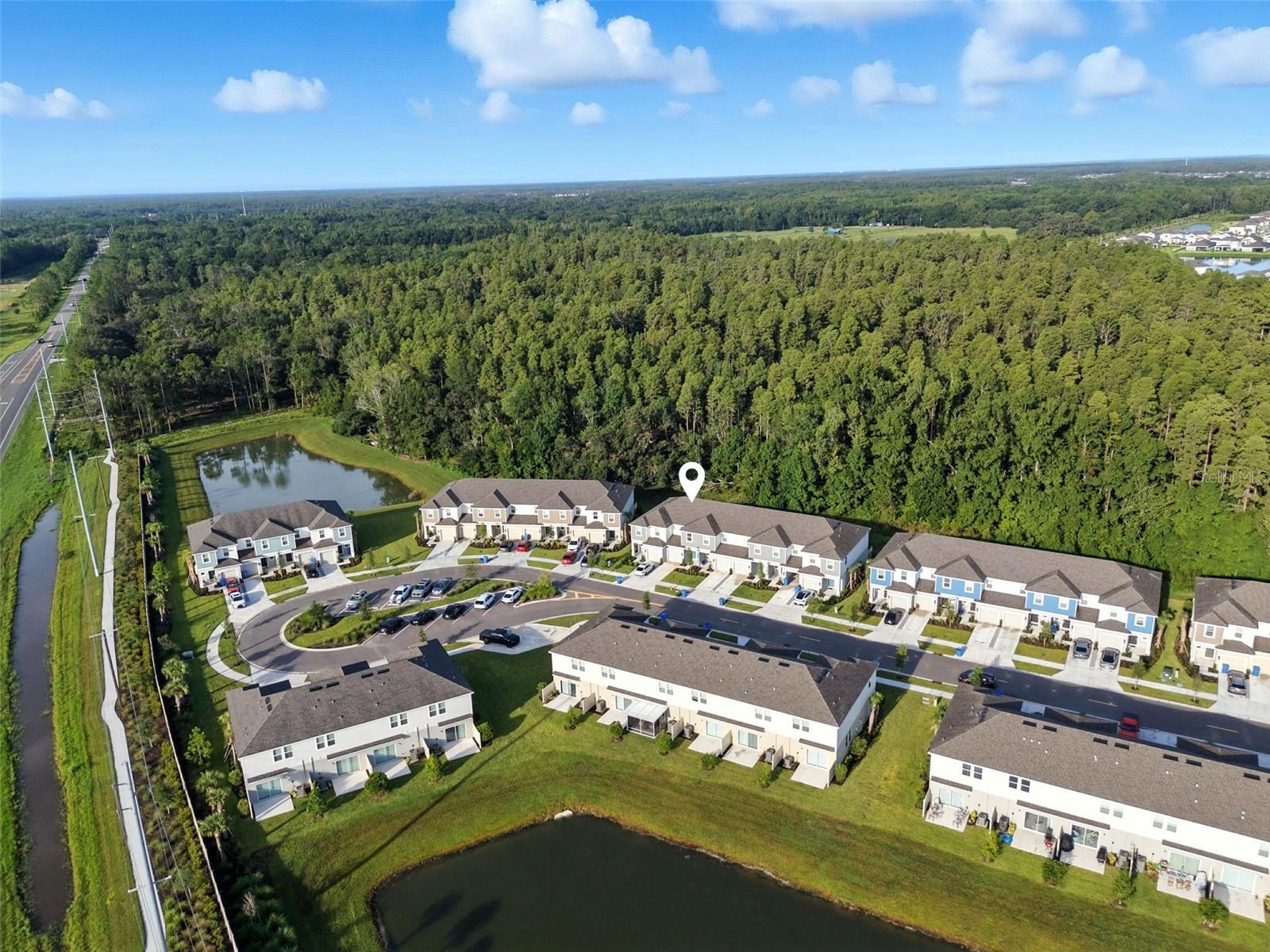 Listing photo id 26 for 2111 Hallier Cove