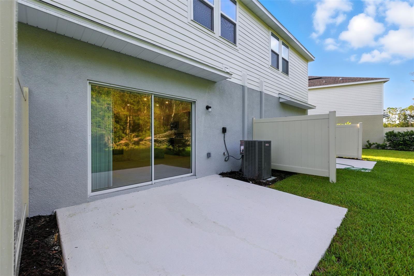 Listing photo id 27 for 2111 Hallier Cove