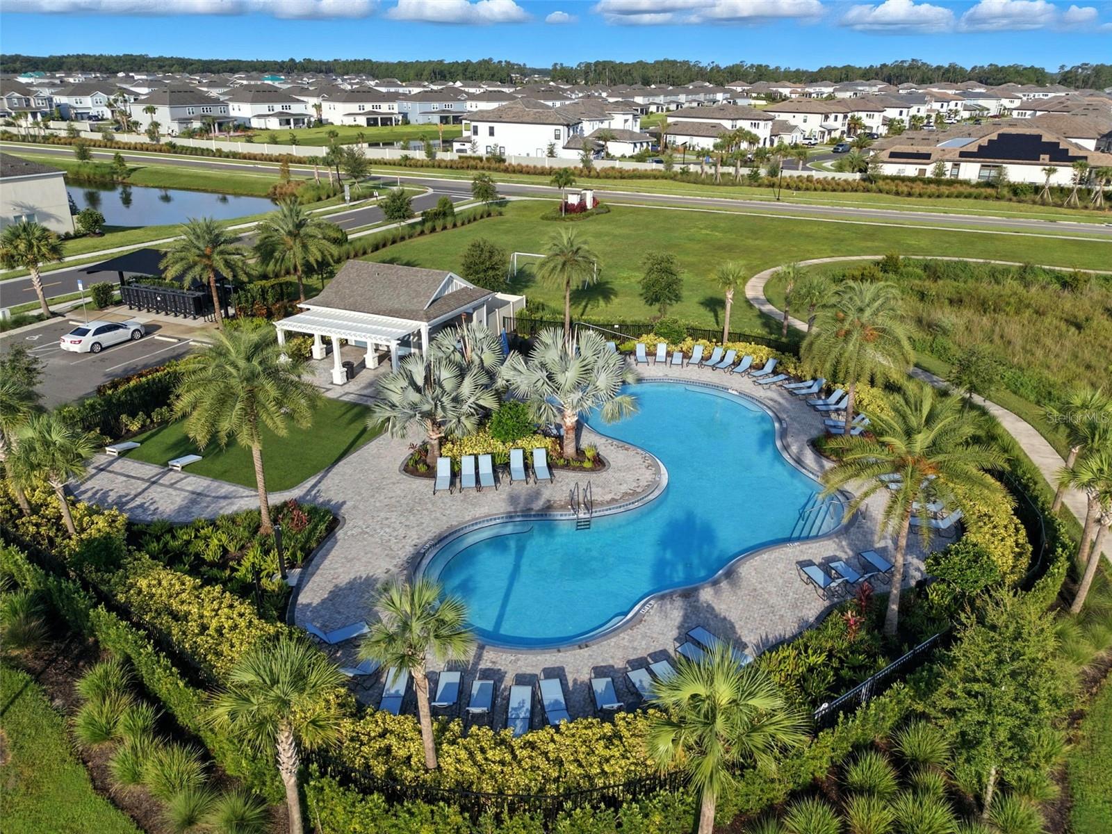 Listing photo id 28 for 2111 Hallier Cove