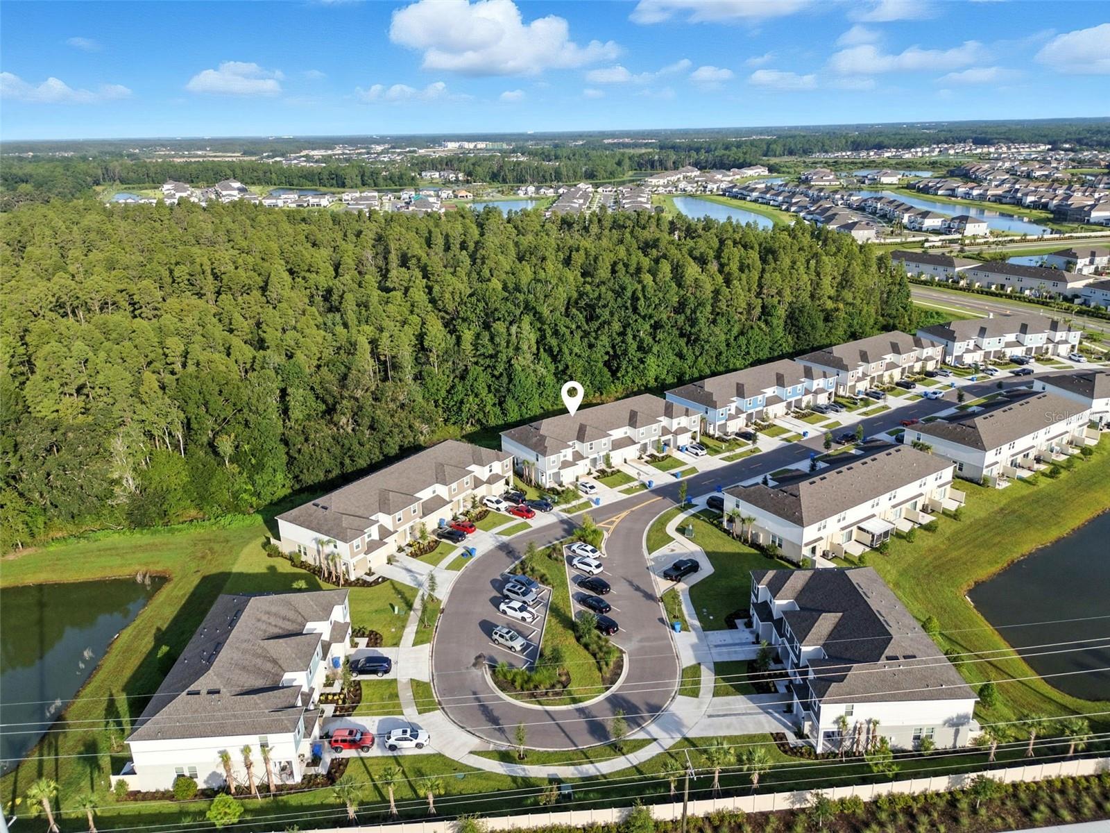 Listing photo id 31 for 2111 Hallier Cove