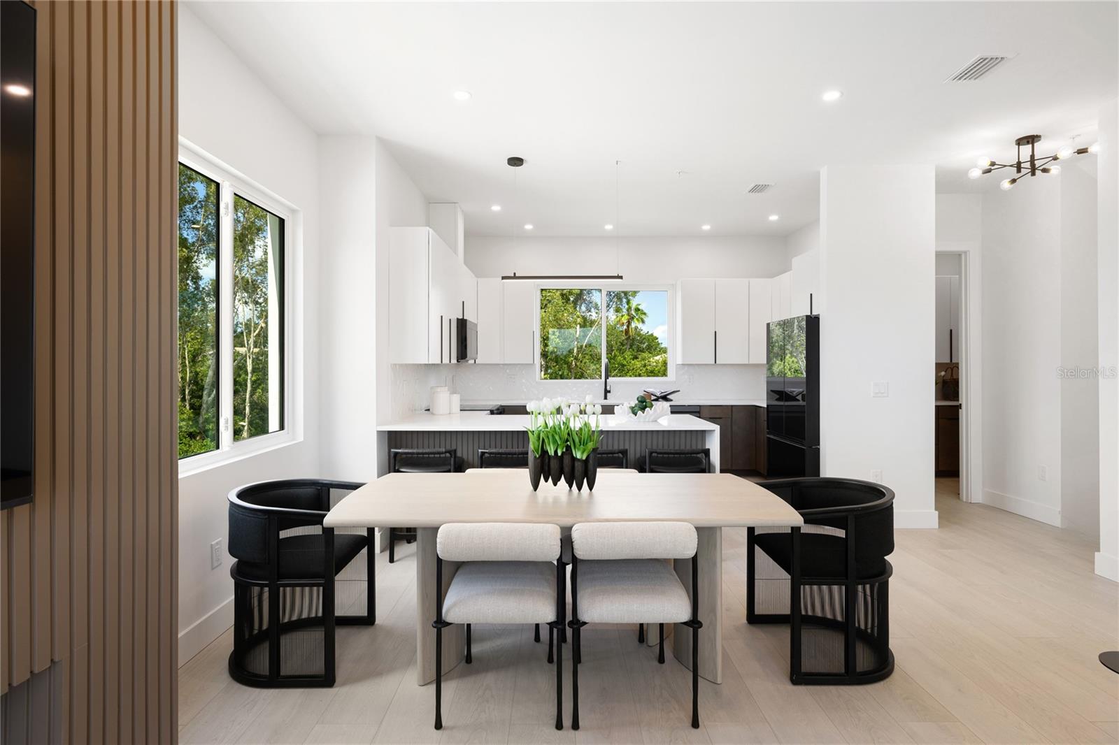Image 7 of 32 For 10261 2nd Way N