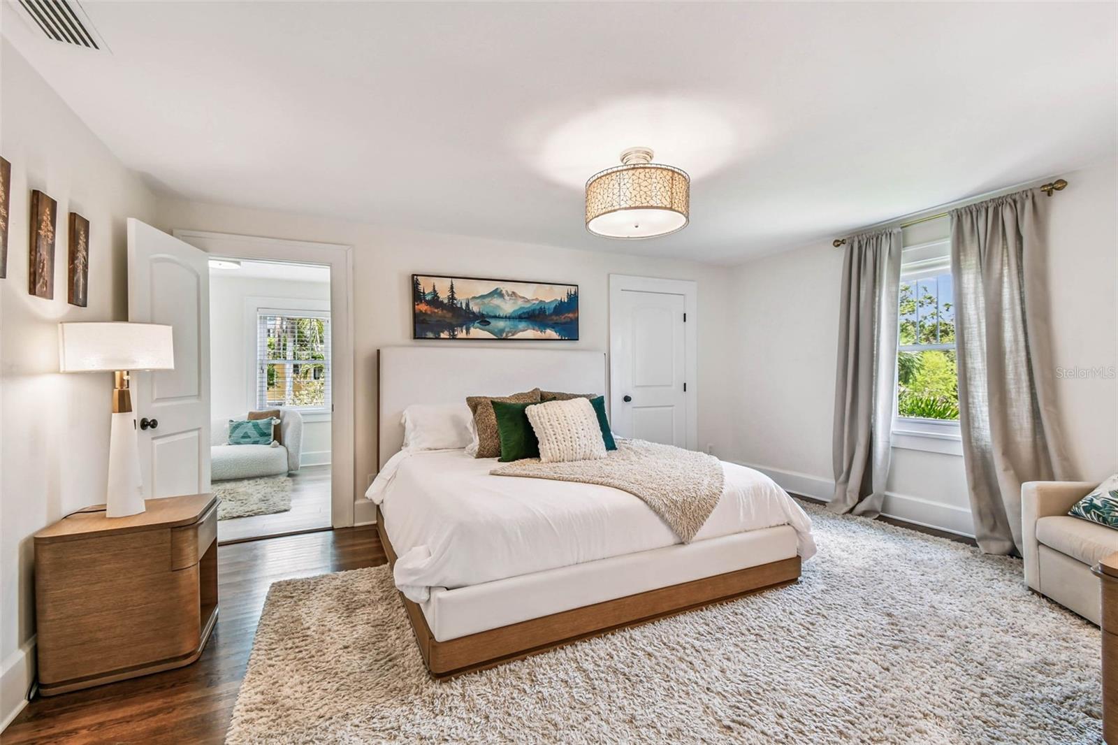 Image 33 of 69 For 455 18th Avenue Ne
