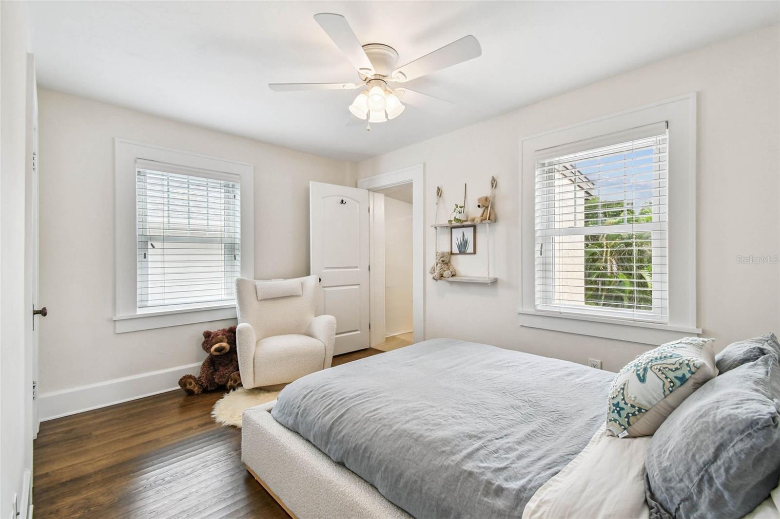 Image 44 of 69 For 455 18th Avenue Ne
