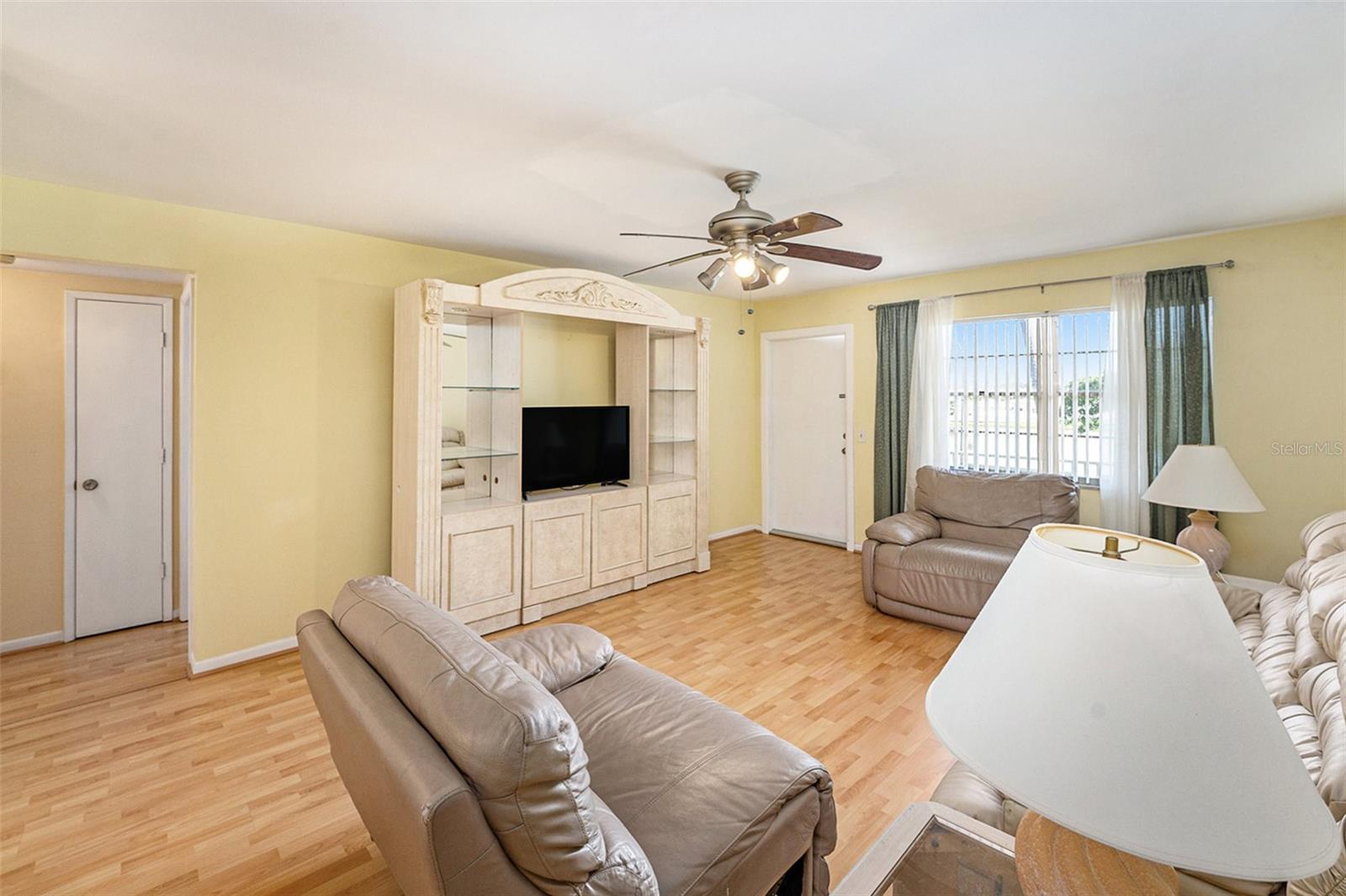 Image 4 of 21 For 1900 59th Avenue N 217
