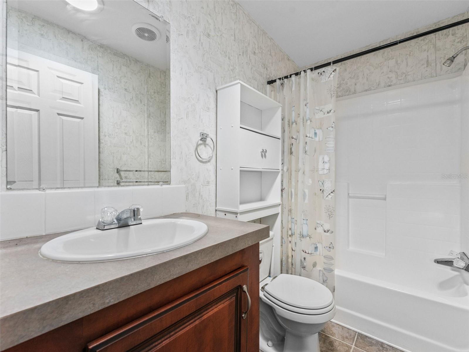Image 21 of 36 For 3547 King Court