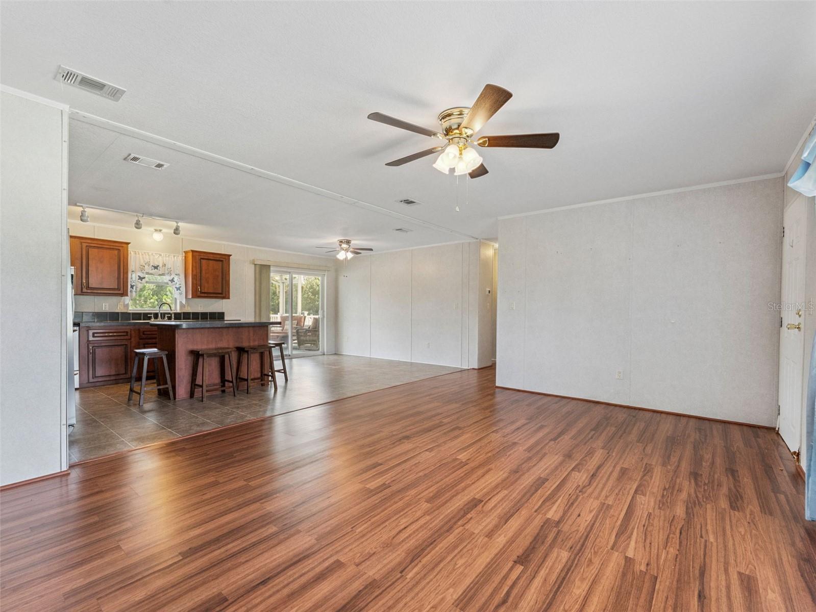 Image 8 of 36 For 3547 King Court