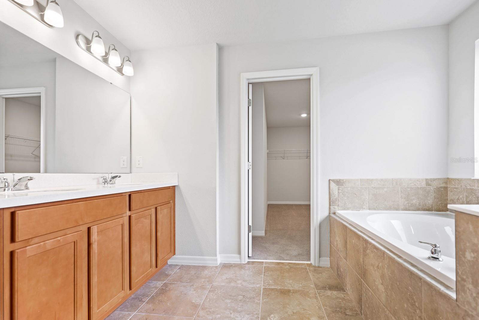 Image 17 of 31 For 13526 Palmera Vista Drive