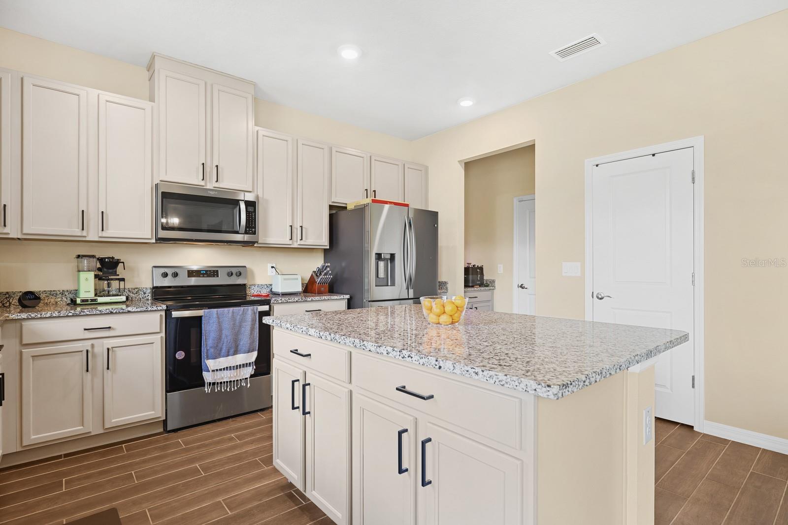 Image 6 of 16 For 13526 Palmera Vista Drive