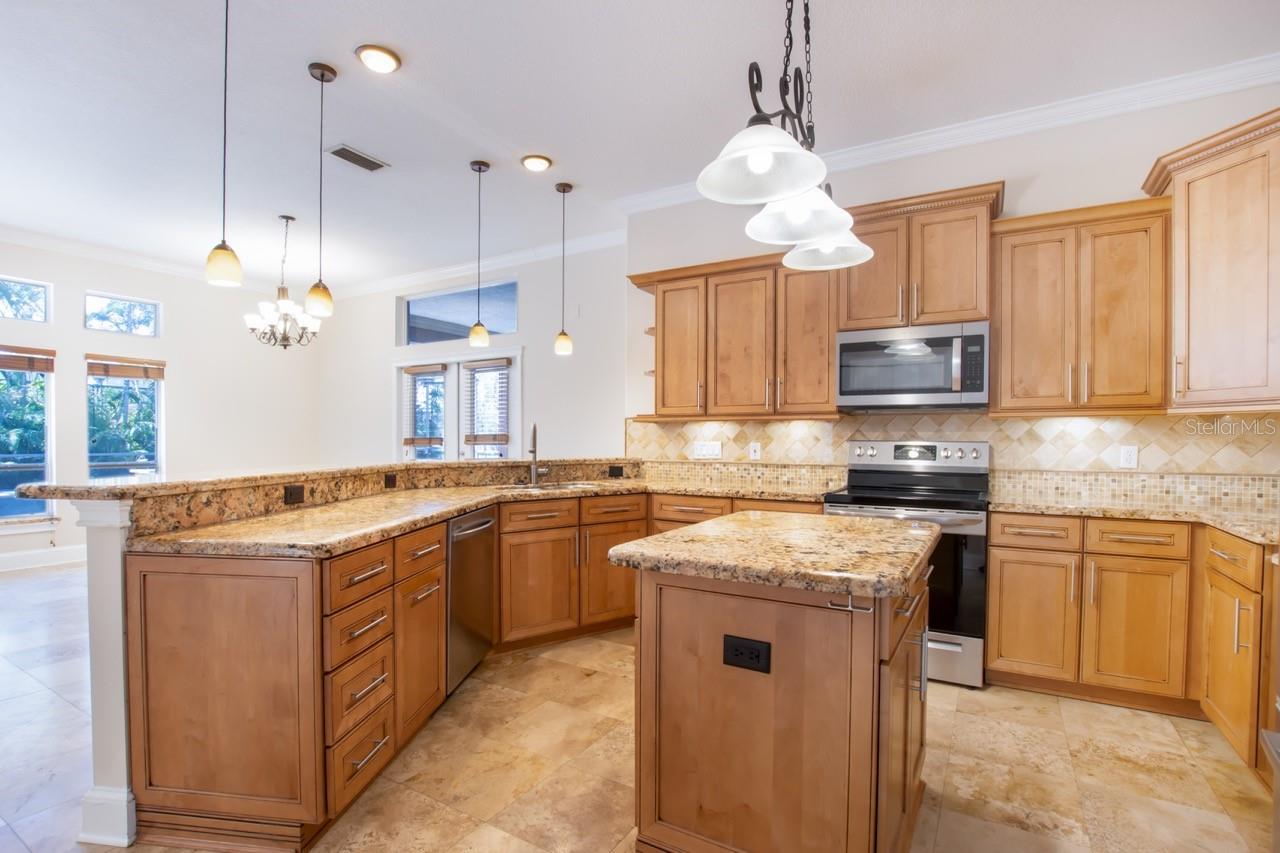 Image 13 of 48 For 3818 Cardenal Avenue