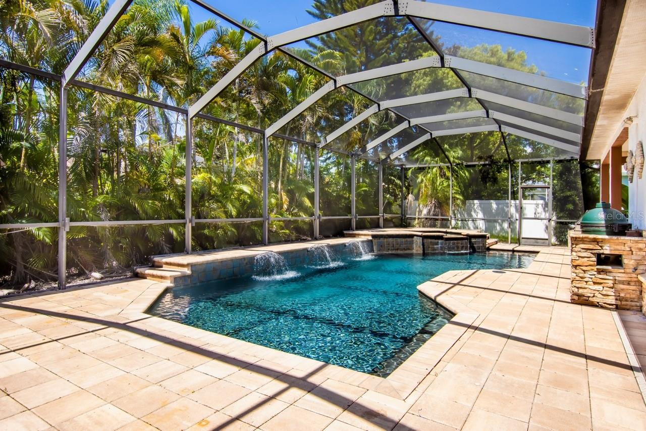 Image 18 of 48 For 3818 Cardenal Avenue