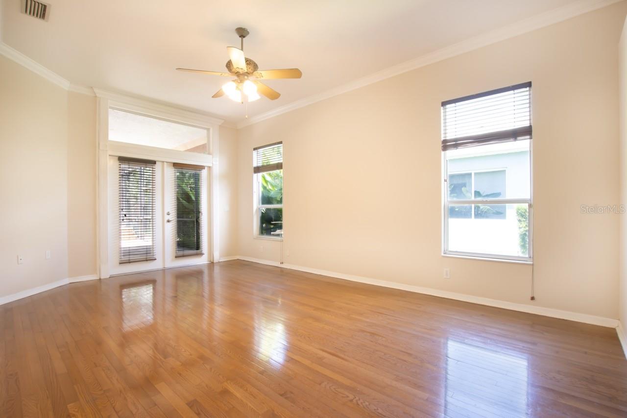 Image 23 of 48 For 3818 Cardenal Avenue