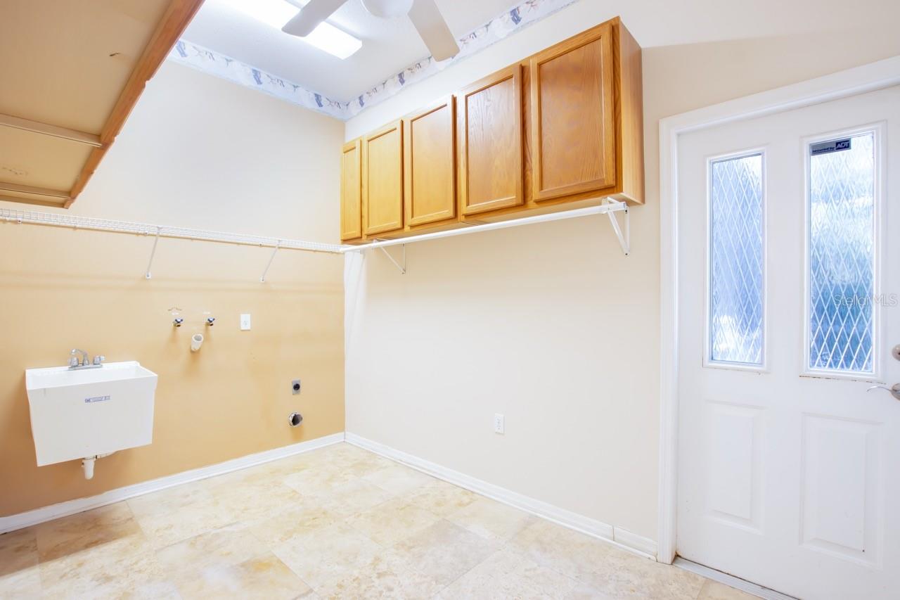 Image 40 of 48 For 3818 Cardenal Avenue