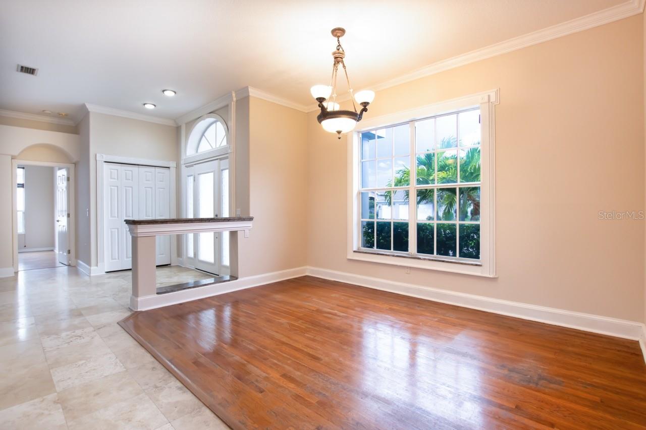 Image 7 of 48 For 3818 Cardenal Avenue