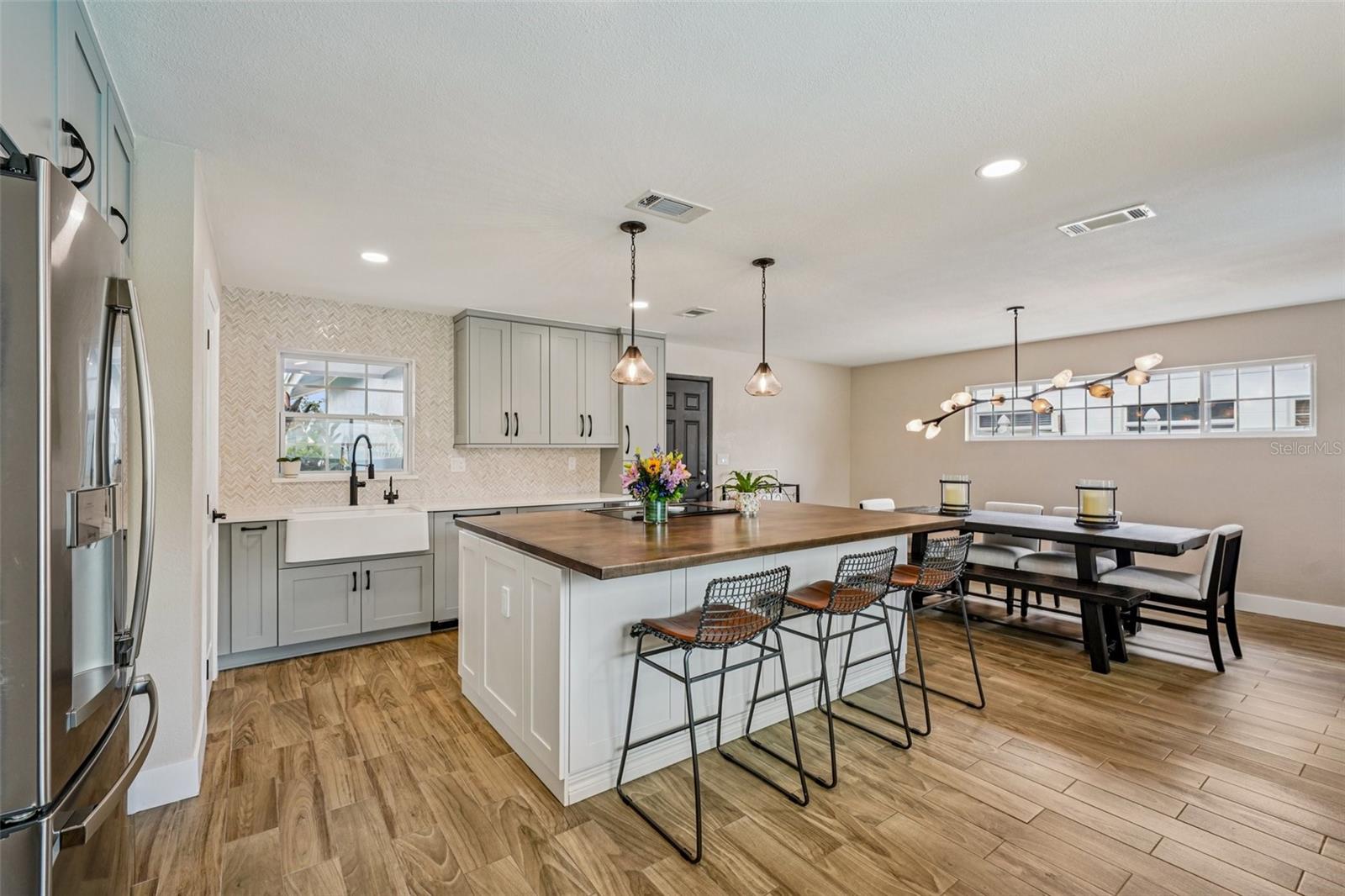 Image 12 of 48 For 6655 12th Terrace N