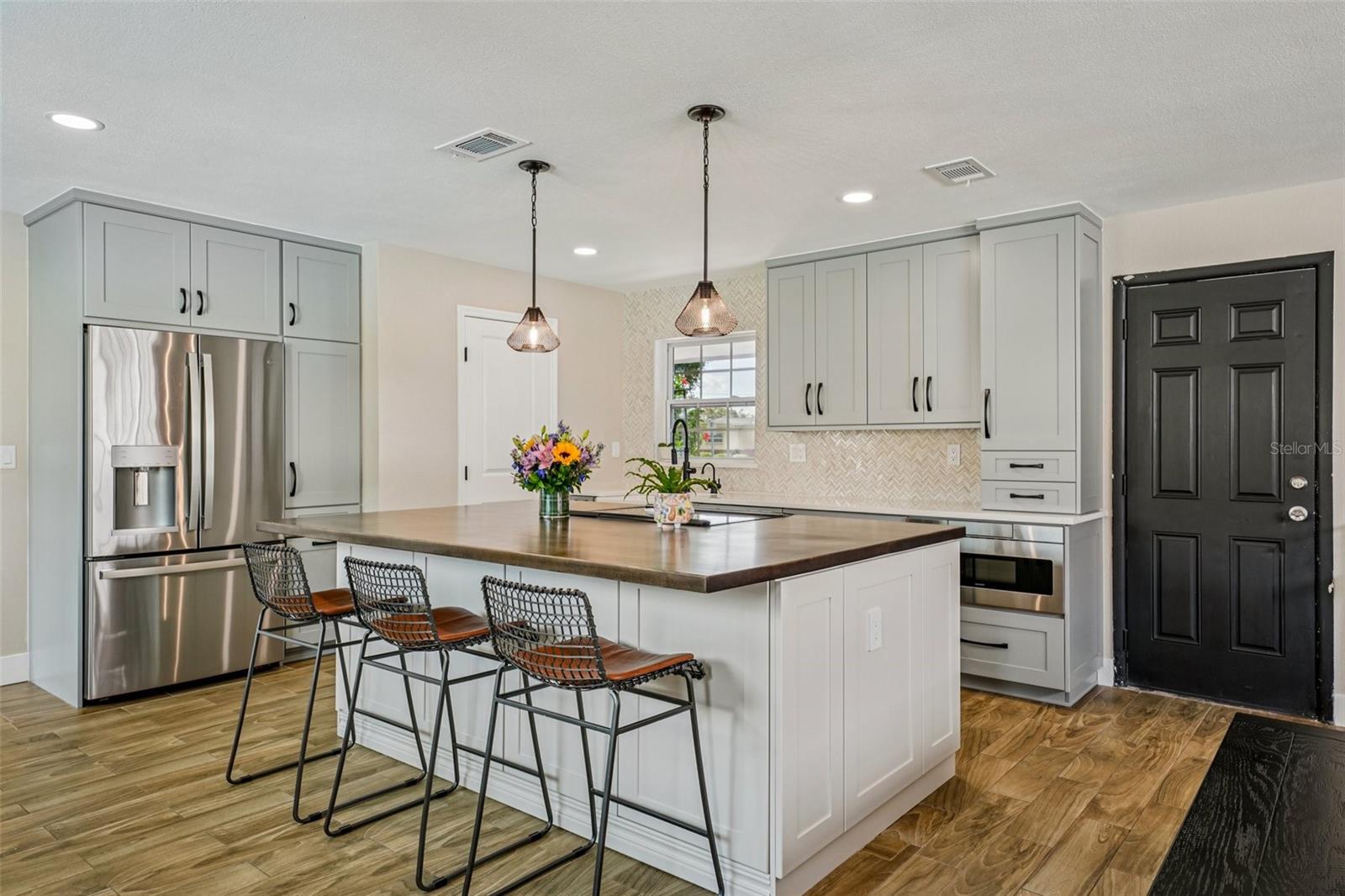 Image 18 of 48 For 6655 12th Terrace N