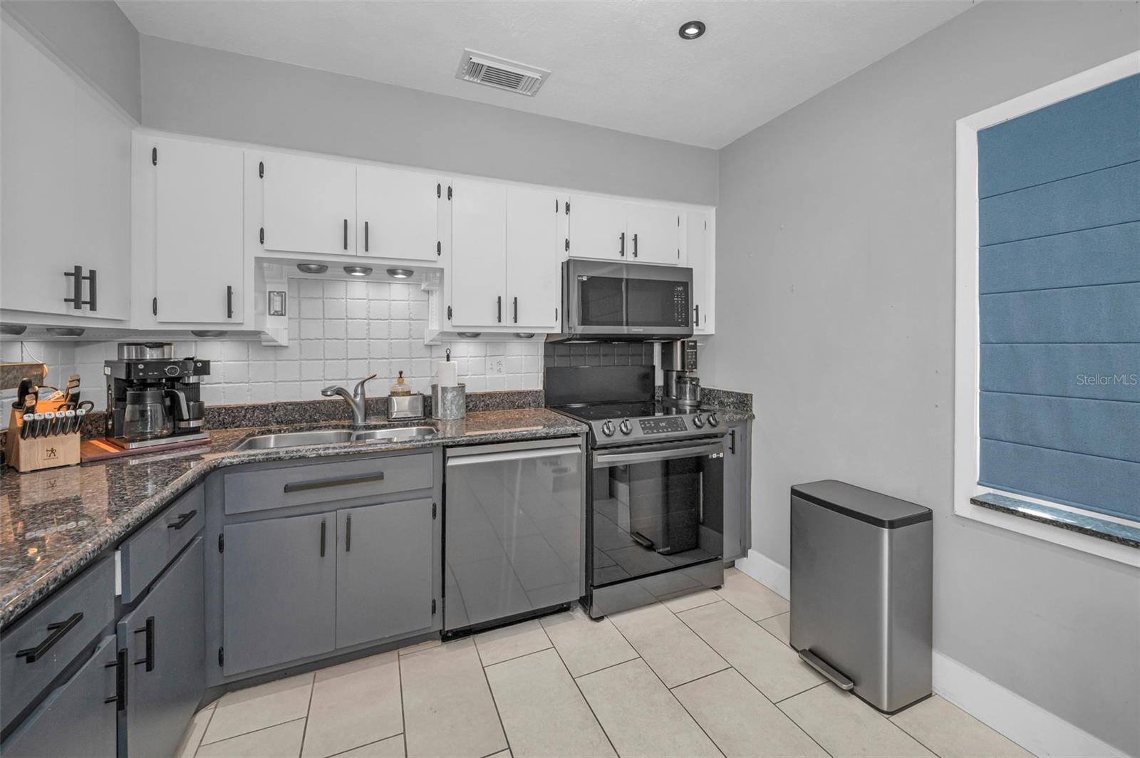 Image 11 of 27 For 2721 Haverhill Court