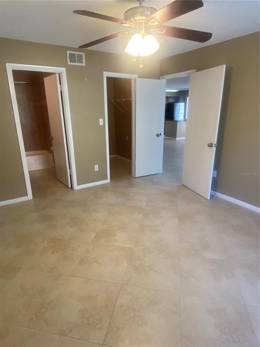 Image 7 of 21 For 8724 Mallard Reserve Drive 102