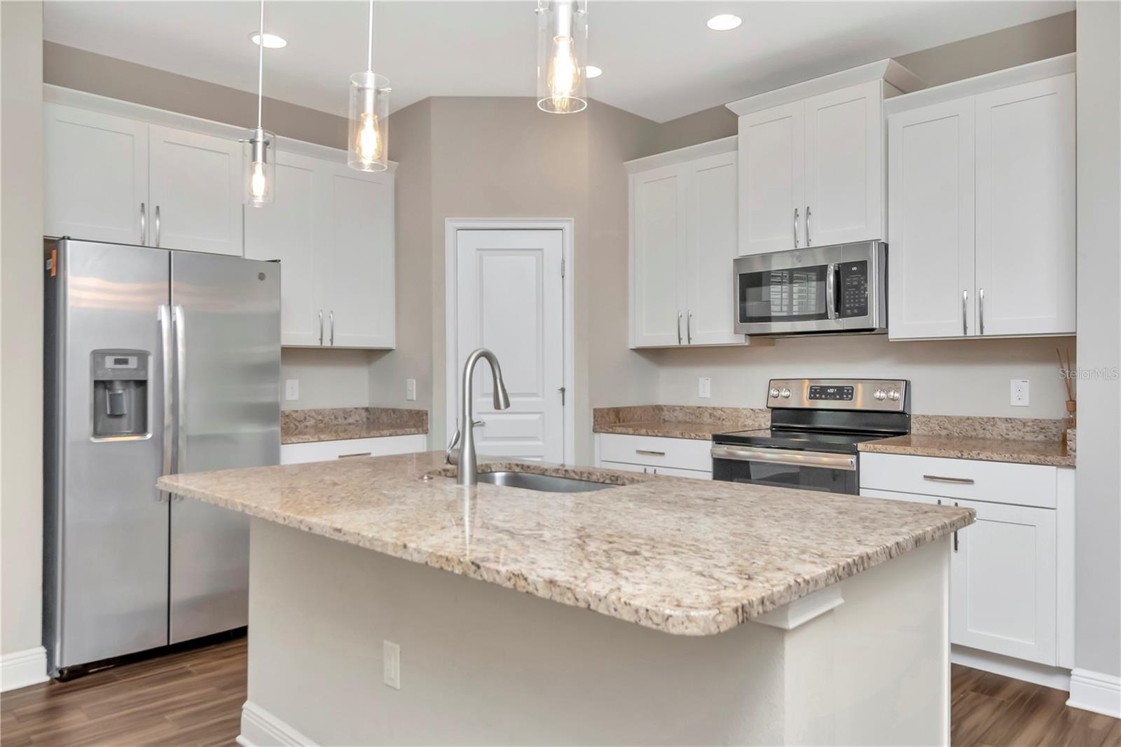 Image 13 of 47 For 209 Hamilton Avenue