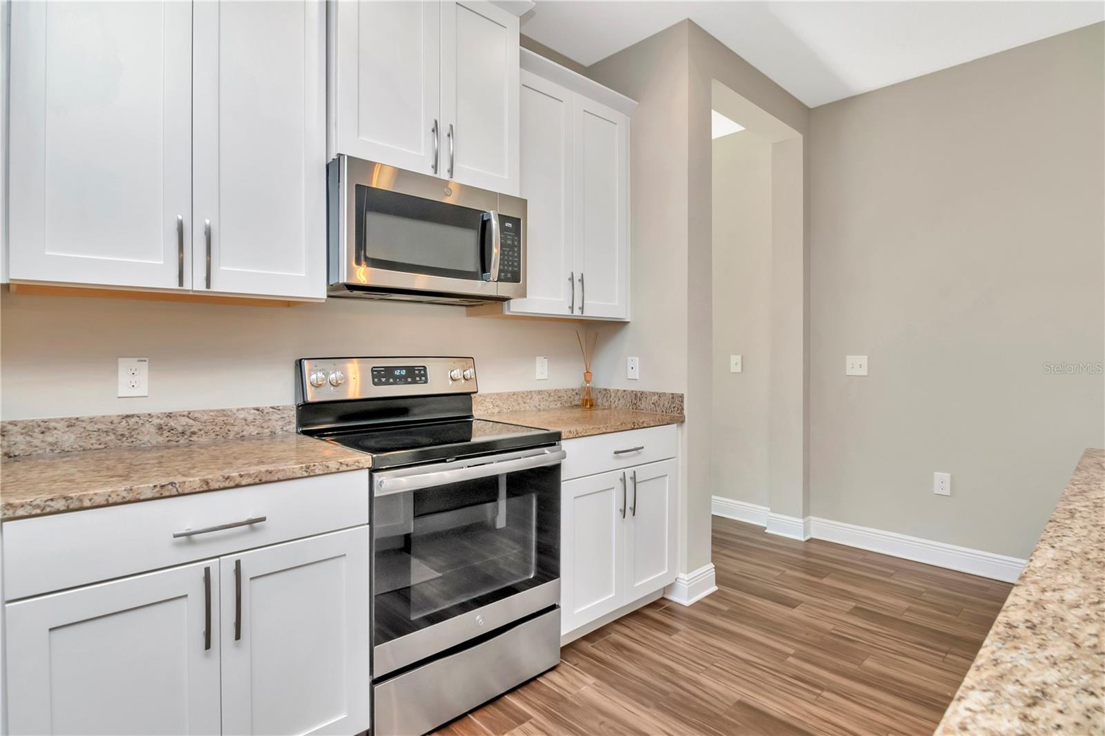 Image 18 of 47 For 209 Hamilton Avenue