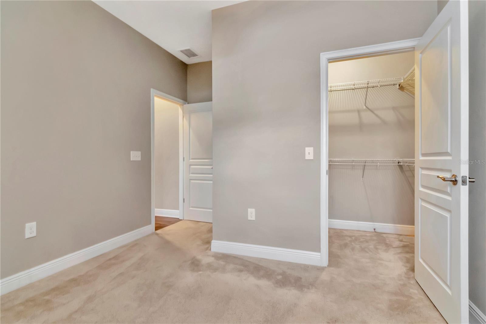 Image 23 of 47 For 209 Hamilton Avenue