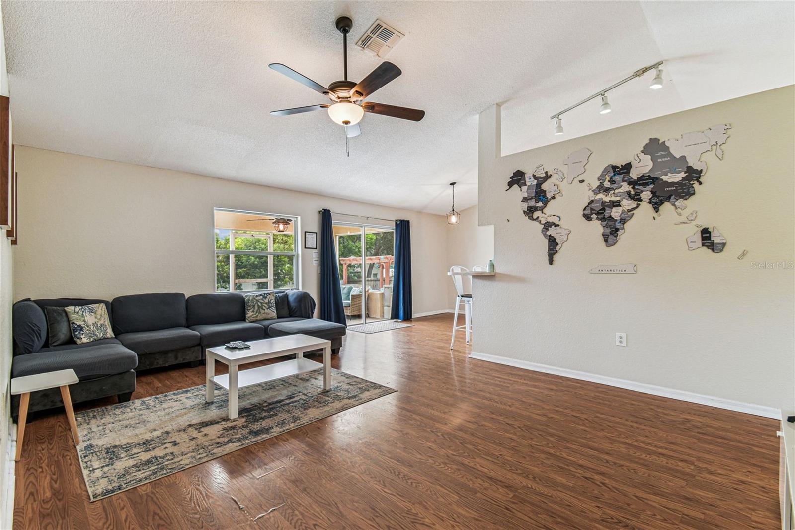 Image 21 of 43 For 2737 Hickory Ridge Drive