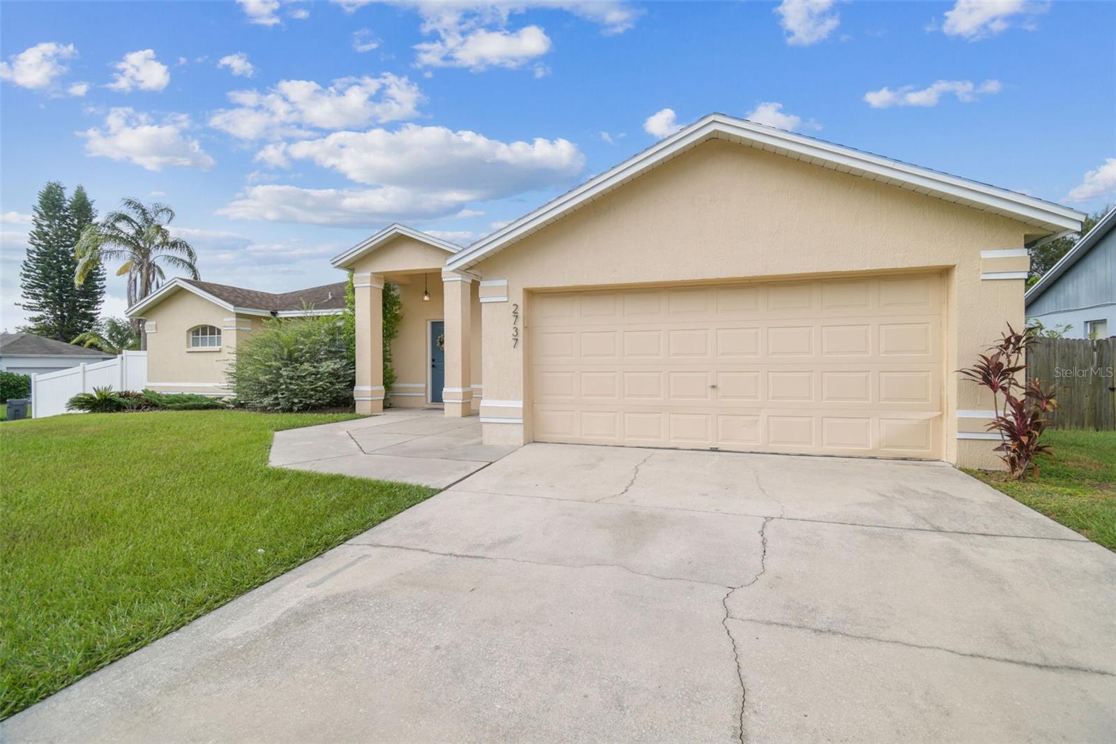 Image 3 of 43 For 2737 Hickory Ridge Drive