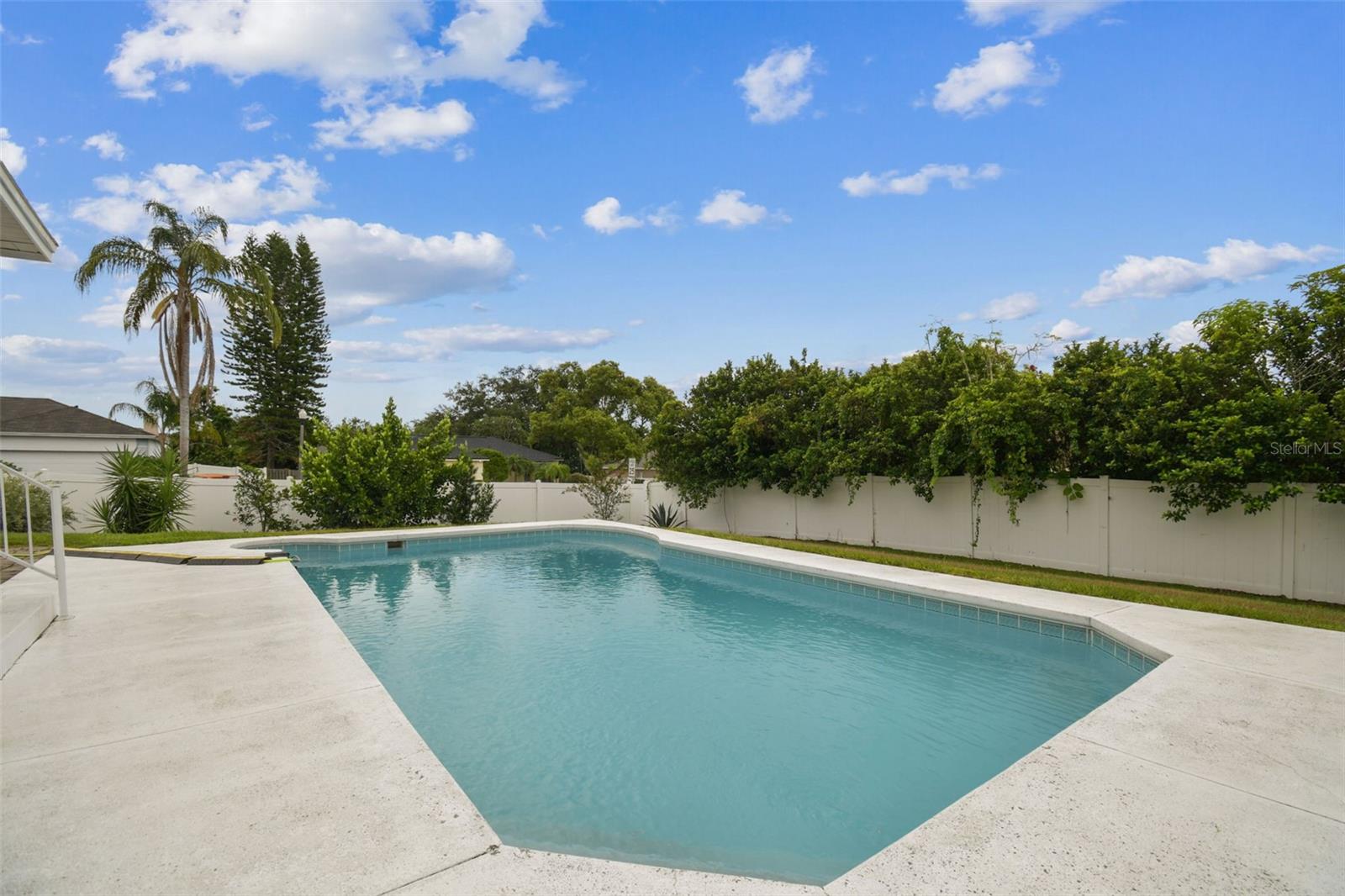 Image 33 of 43 For 2737 Hickory Ridge Drive
