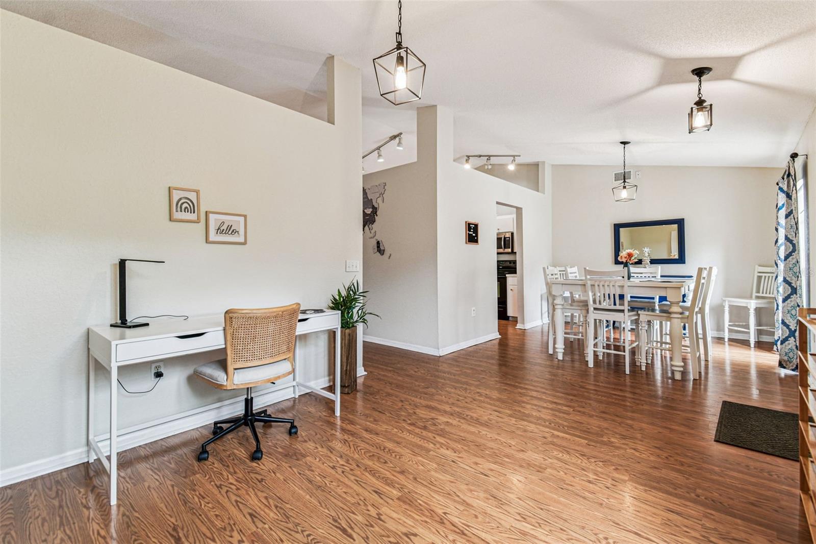 Image 6 of 43 For 2737 Hickory Ridge Drive