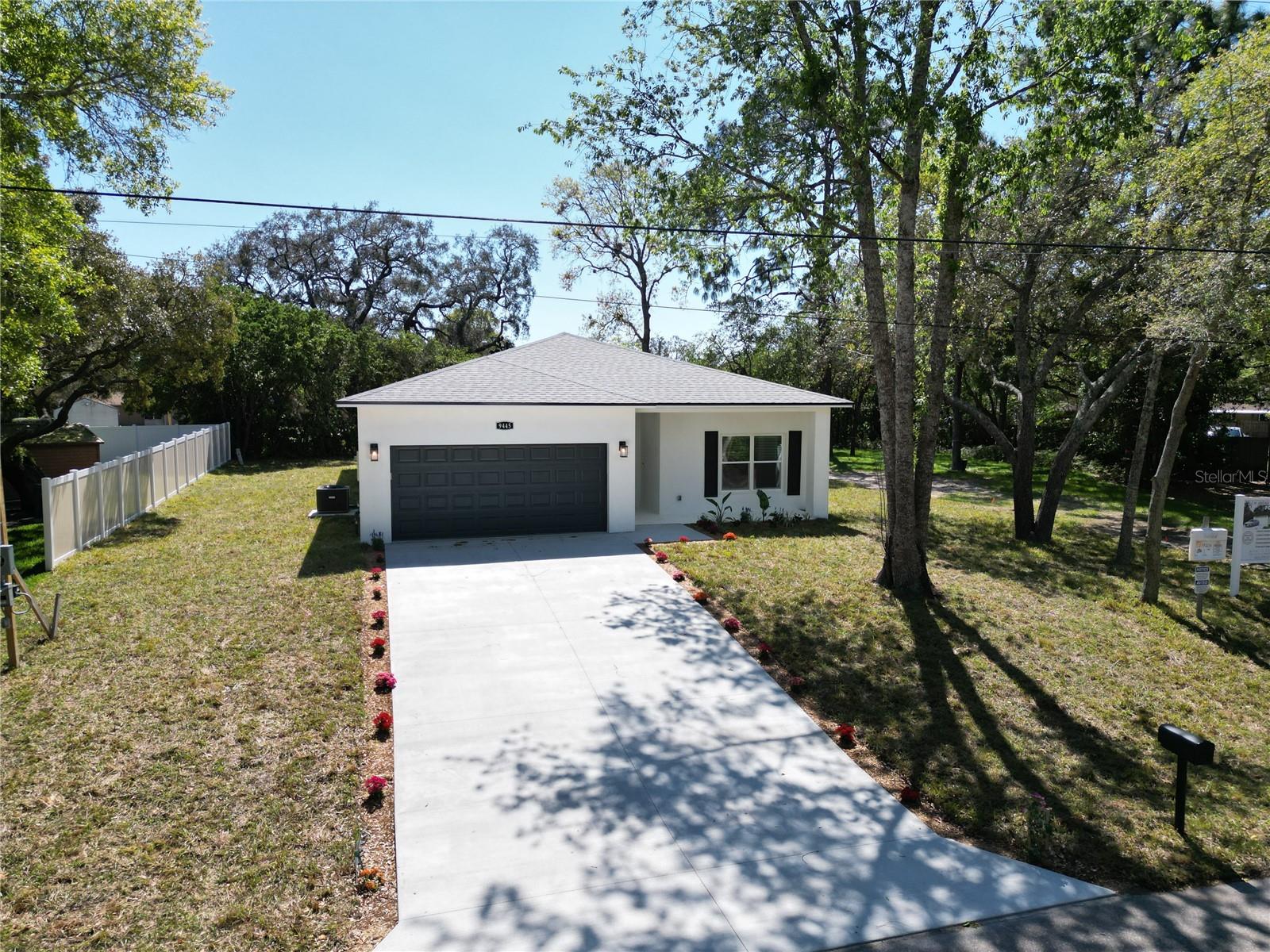 Image 3 of 25 For 9445 Eldridge Rd.