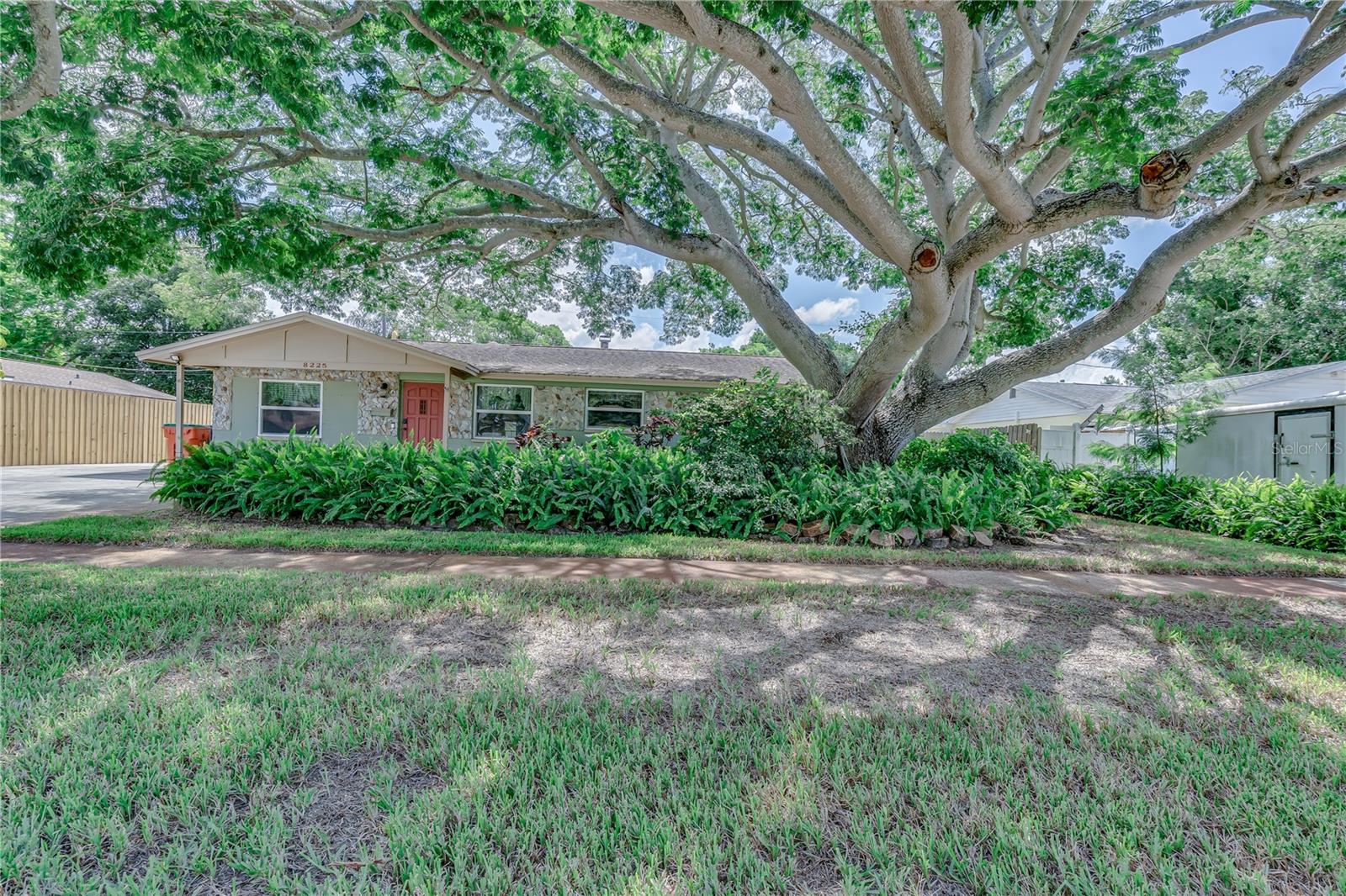Details for 8225 Lark Street, SEMINOLE, FL 33777
