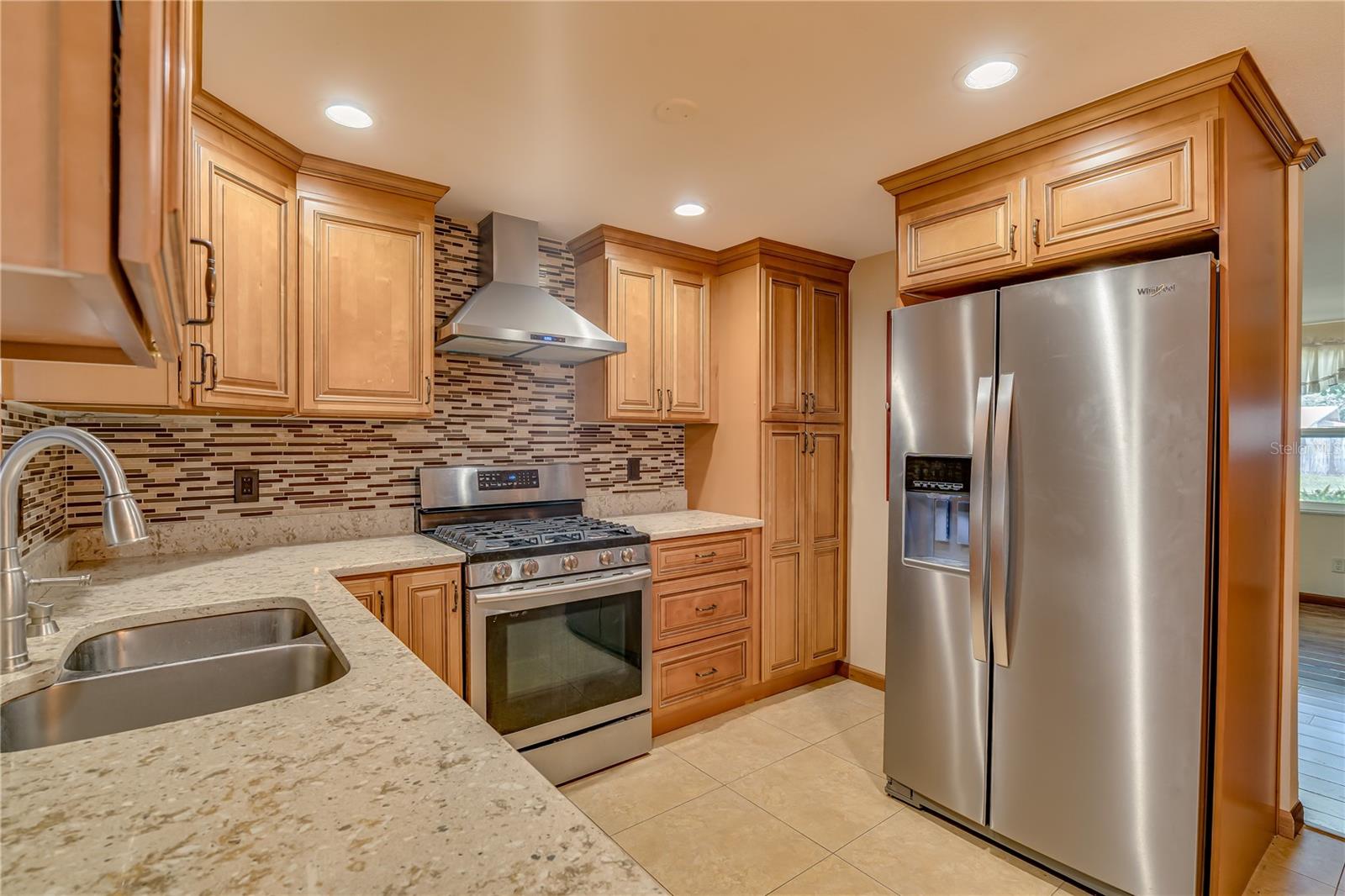 Image 10 of 51 For 8225 Lark Street