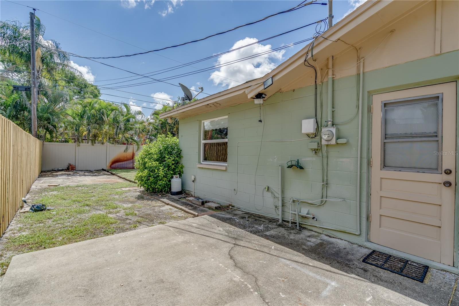 Image 40 of 51 For 8225 Lark Street