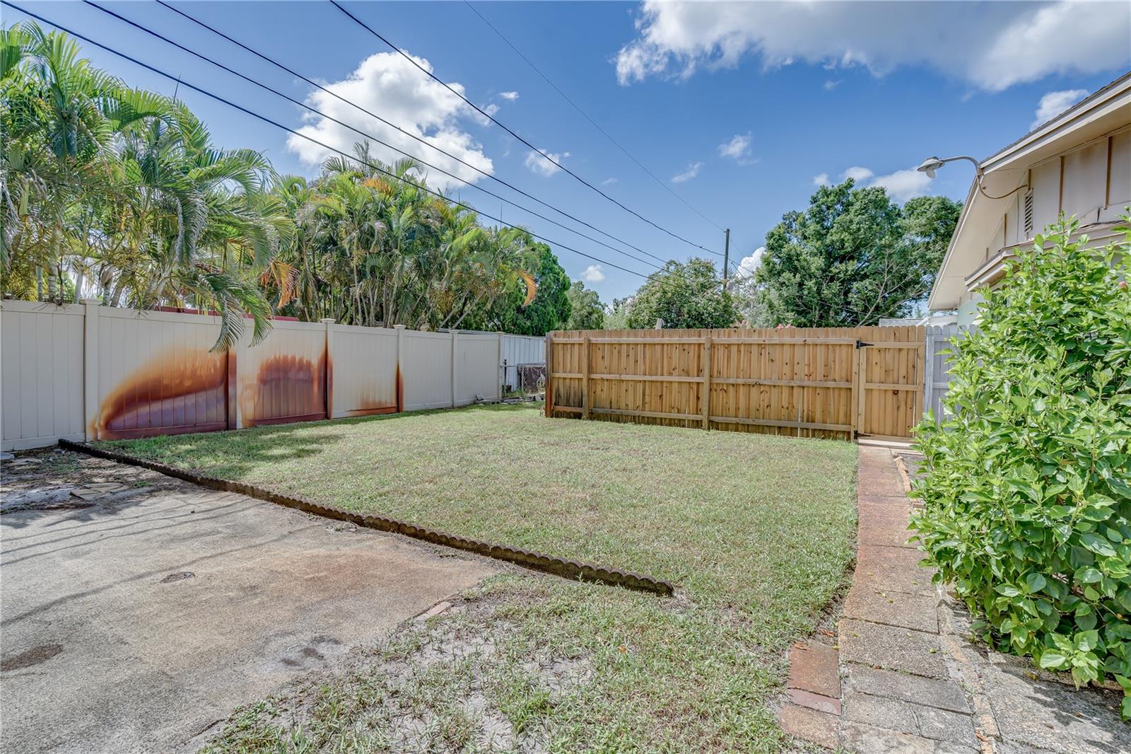 Image 41 of 51 For 8225 Lark Street