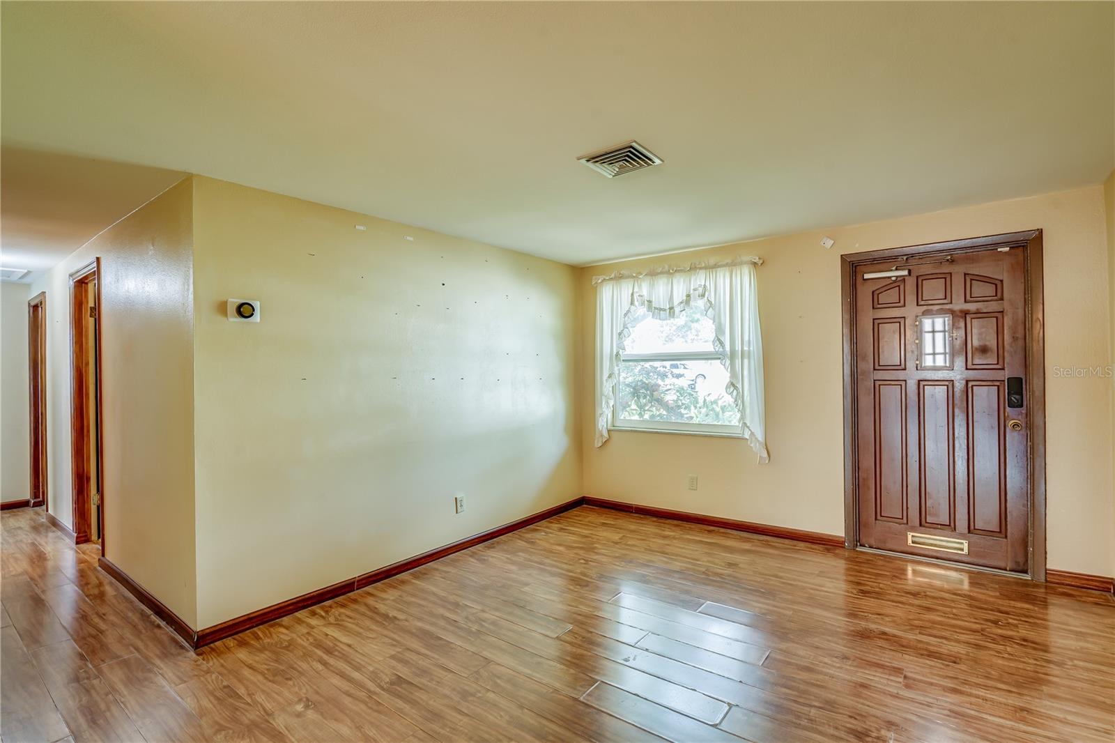 Image 5 of 51 For 8225 Lark Street