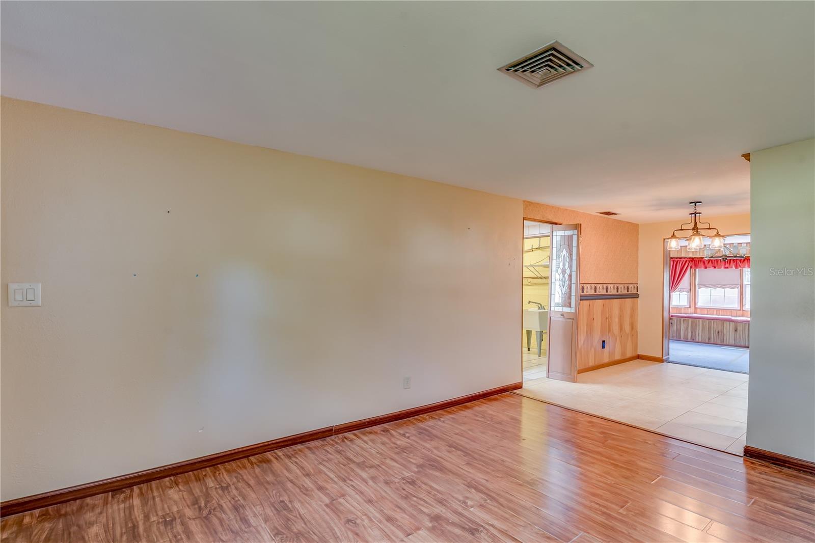 Image 7 of 51 For 8225 Lark Street