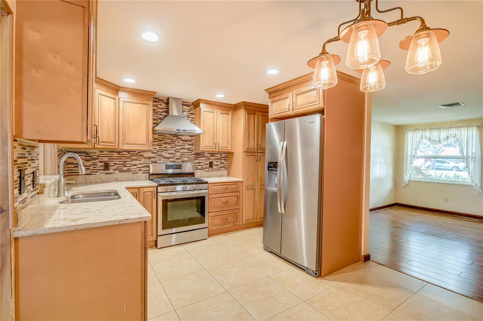 Image 9 of 51 For 8225 Lark Street