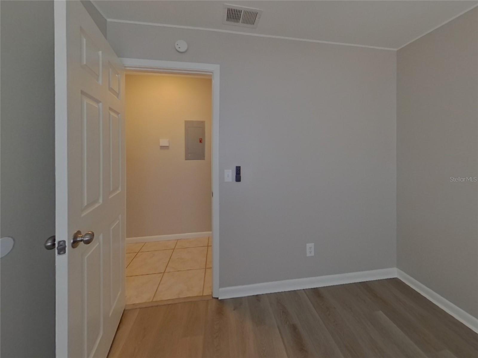 Image 11 of 20 For 6207 Interbay Avenue