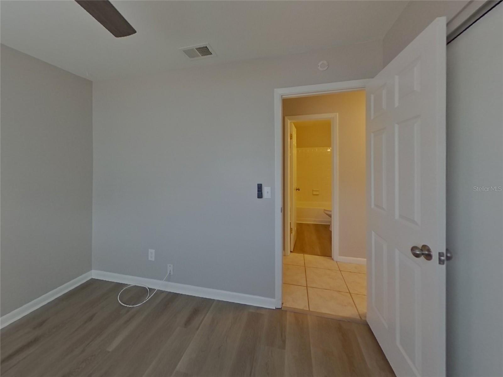 Image 12 of 20 For 6207 Interbay Avenue