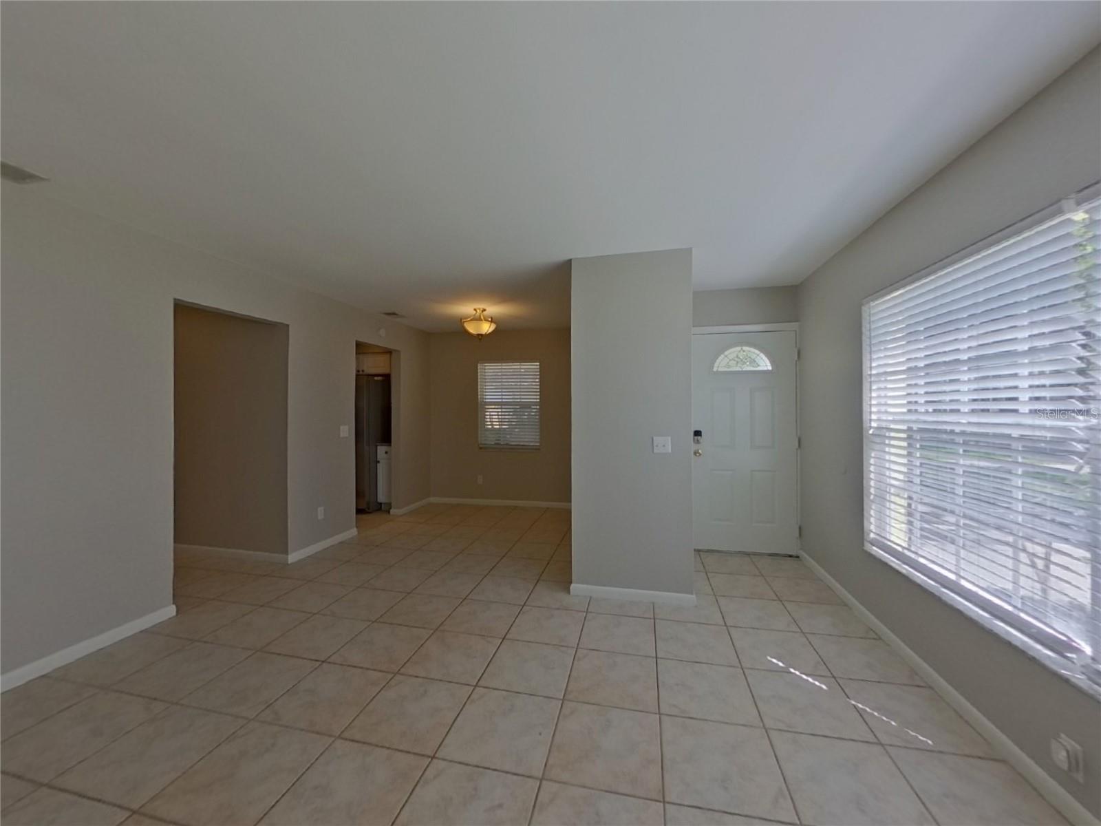 Image 4 of 20 For 6207 Interbay Avenue