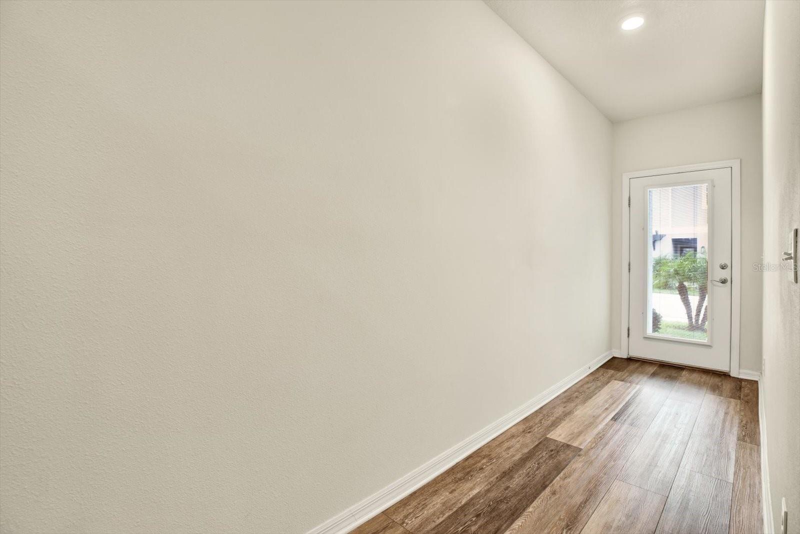 Image 10 of 28 For 5749 Desert Rose Place