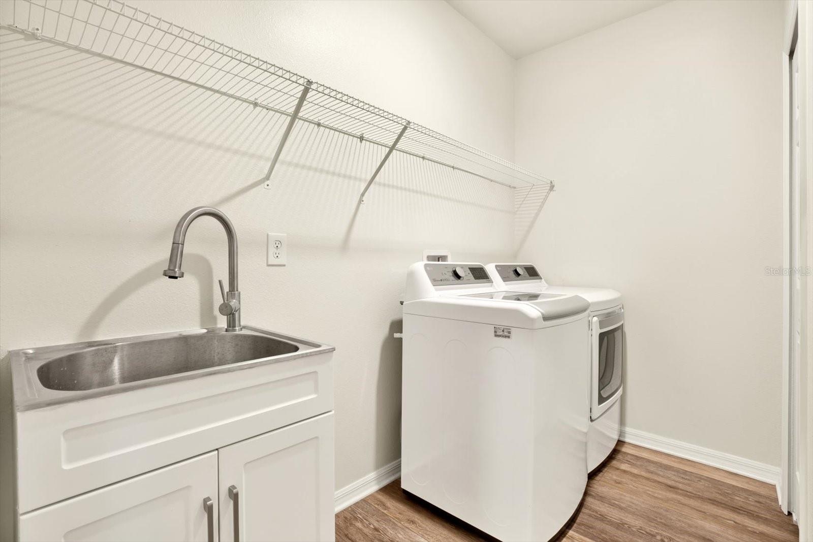 Image 11 of 28 For 5749 Desert Rose Place
