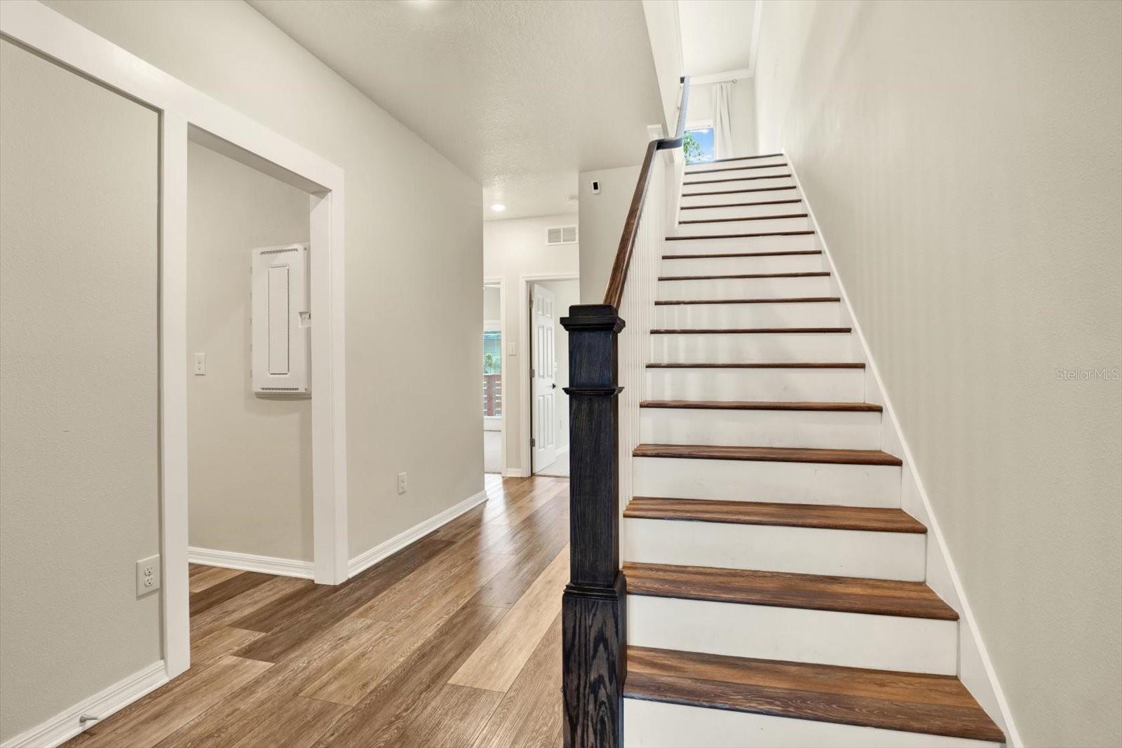 Image 13 of 28 For 5749 Desert Rose Place