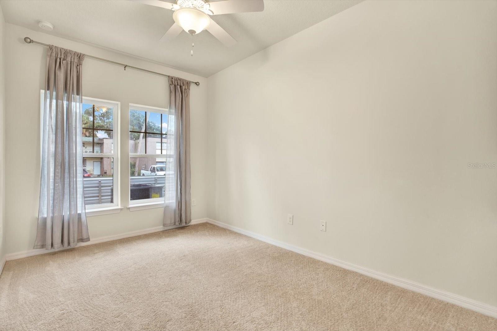 Image 21 of 28 For 5749 Desert Rose Place
