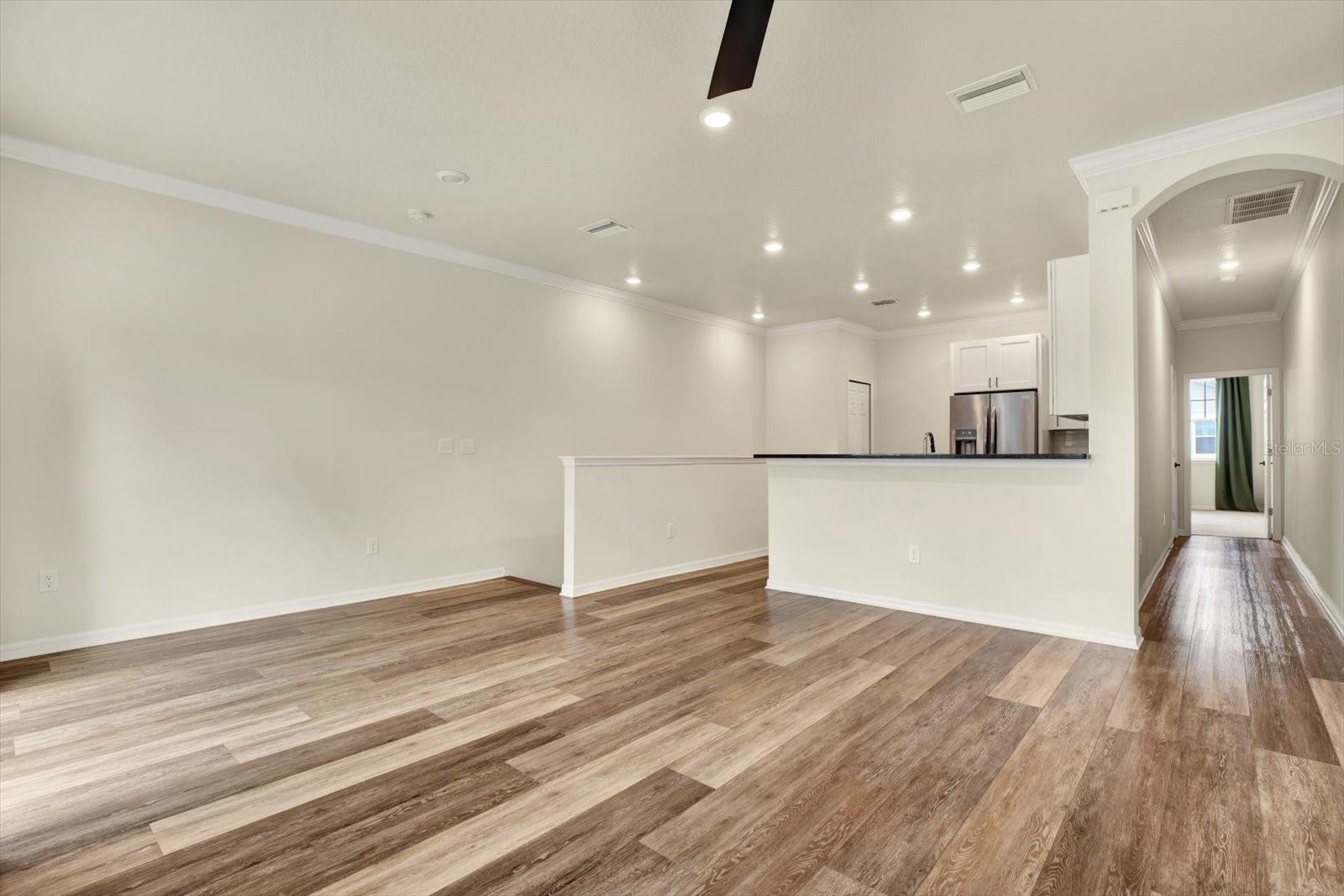 Image 4 of 28 For 5749 Desert Rose Place