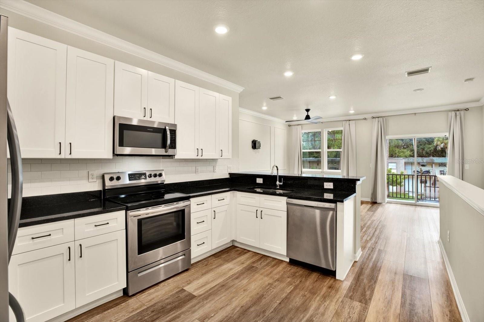 Image 7 of 28 For 5749 Desert Rose Place