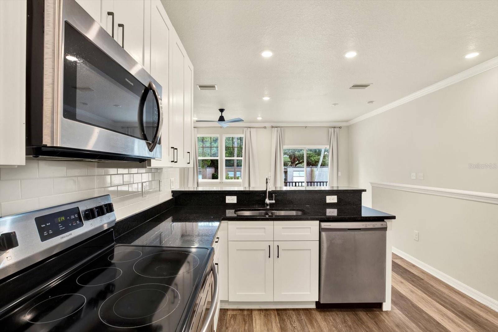 Image 8 of 28 For 5749 Desert Rose Place
