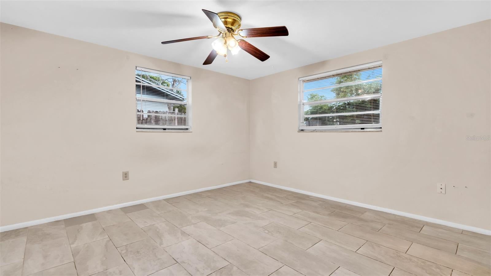 Image 11 of 26 For 11241 Snyder Avenue